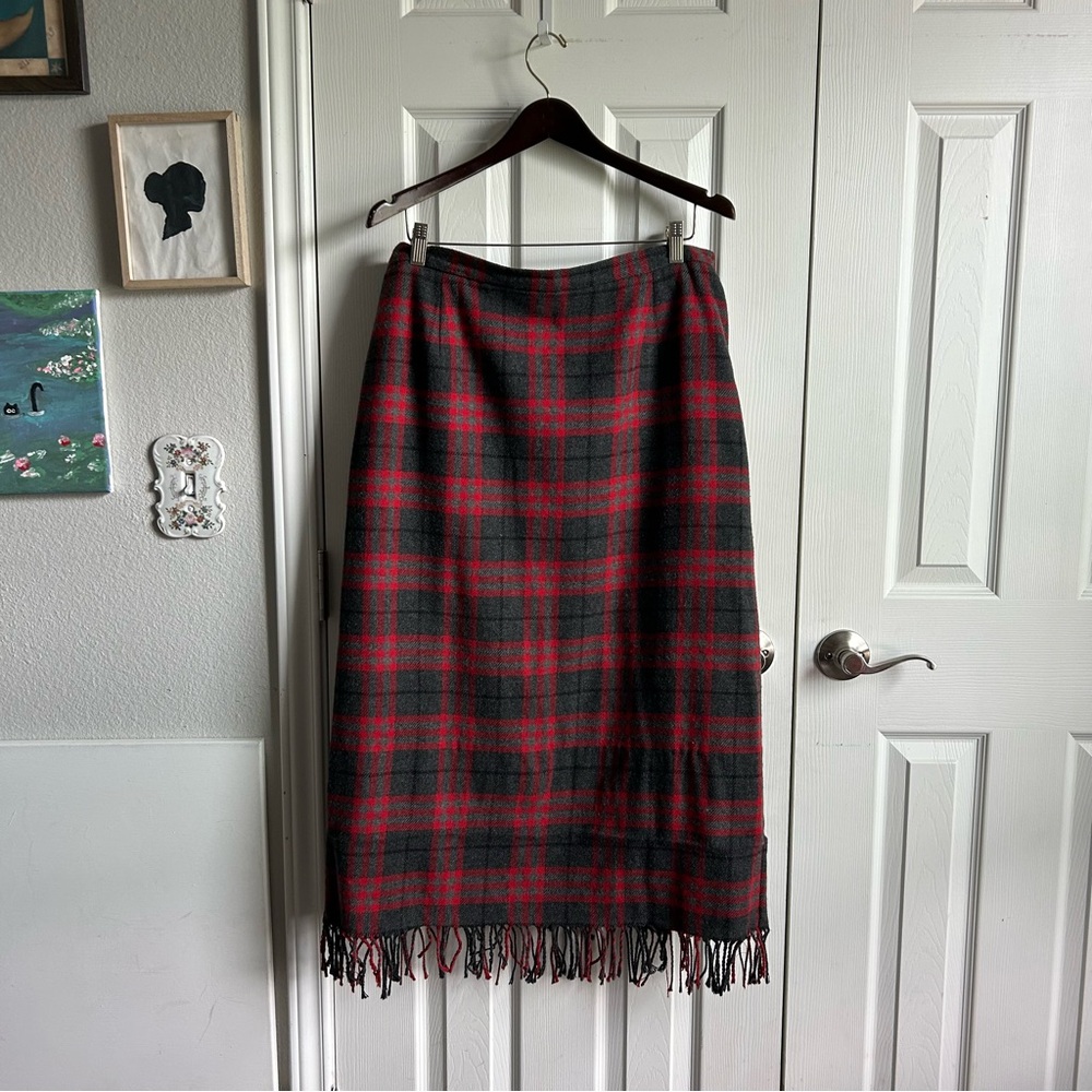 Briggs vintage plaid maxi fringe bottom dark academia skirt